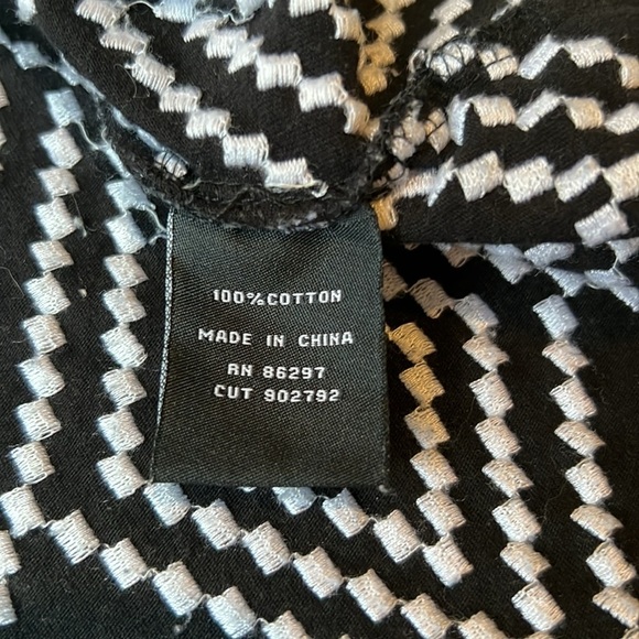 BCBGmaxazria black/white embroidered fitted short sleeve long top - Picture 6 of 11